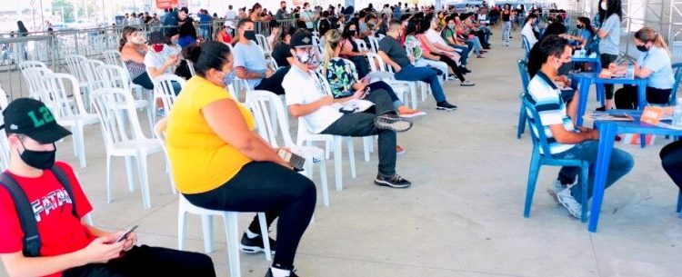 Mutirão do Emprego atende mais de 1,6 mil pessoas no primeiro dia