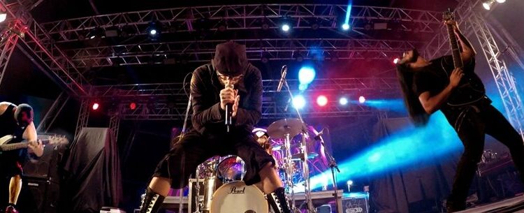 Banda de Caraguatatuba, Gaijin Sentai grava single com cantora japonesa