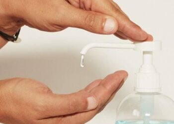 Lei que obriga agências bancárias a instalarem álcool em gel nos caixas eletrônicos é sancionada