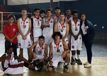 Equipe de basquete de Caraguatatuba fica em terceiro lugar na Liga Paulista