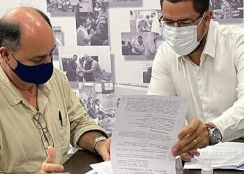 Sabesp presta contas de ações de 2021 para Prefeito de Caraguatatuba  O Prefeito de Caraguatatuba, Aguilar Junior, recebeu em seu gabinete