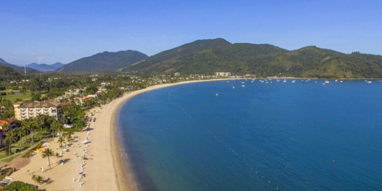 Praia da Tabatinga Caraguatatuba