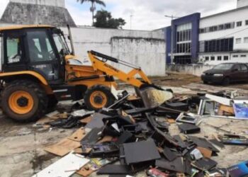 Prefeitura apoia ação e destrói 20 máquinas caça-níqueis