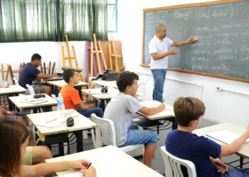 Oficinas Culturais 2022: Credenciamento de artistas orientadores segue até 7 de janeiro