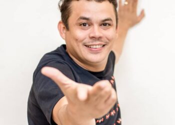 Humorista Emerson Ceará apresenta Stand Up ‘SEM FREIO’ no Teatro Mario Covas