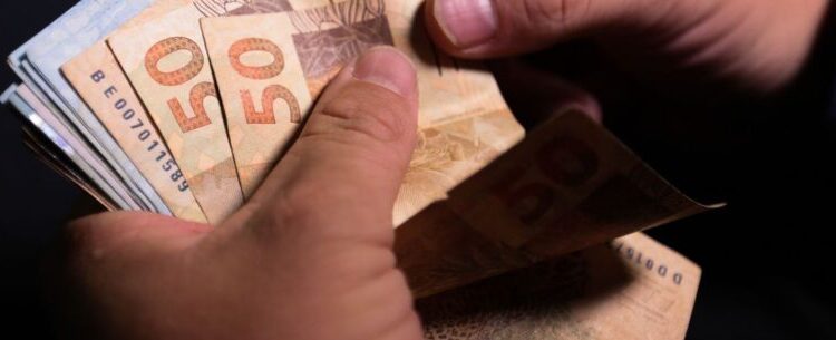 Vale natalino dos servidores da Prefeitura de Caraguatatuba será pago nesta quarta-feira (22)