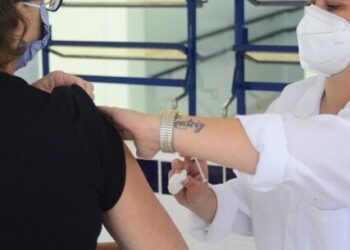 Com orientações do Estado, Caraguatatuba antecipa intervalo da dose de reforço contra Covid-19 a partir desta sexta-feira