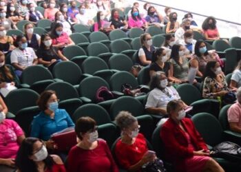 Saúde realiza fórum para reforçar importância do atendimento às mulheres vítimas de violência