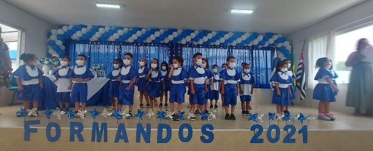 Papai Noel, presentes e brincadeiras marcam encerramento do ano letivo em Caraguatatuba