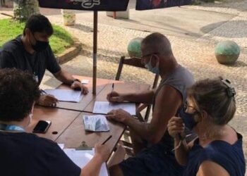 Prefeitura de Caraguatatuba e Sabesp liberam ligações de esgoto para quiosques da Cocanha