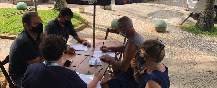 Prefeitura de Caraguatatuba e Sabesp liberam ligações de esgoto para quiosques da Cocanha