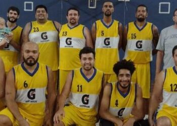 Equipe de basquete de Caraguatatuba arrasa em partida do Metropolitano contra São José dos Campos