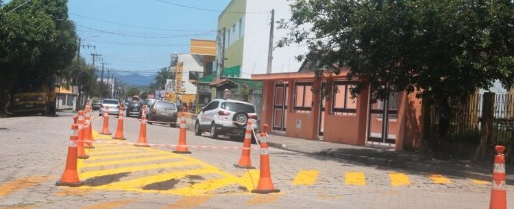 Prefeitura de Caraguatatuba altera mãos de direção em algumas ruas do bairro Sumaré