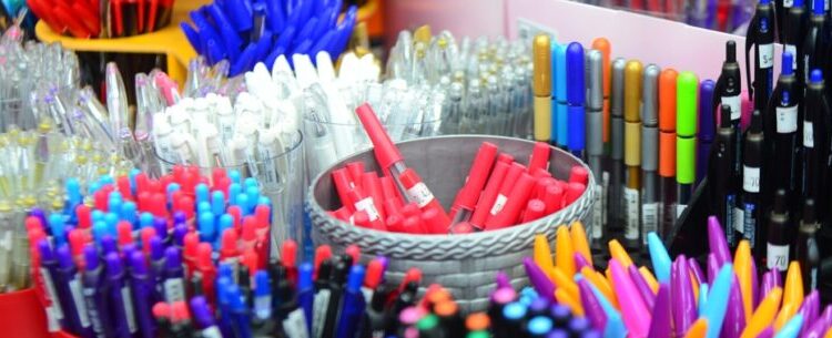 Procon da Prefeitura de Caraguatatuba dá dicas para compra do material escolar