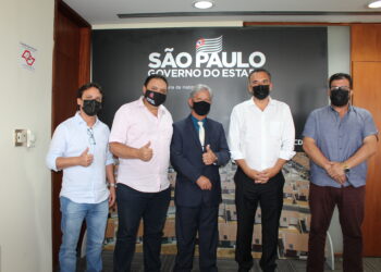 Marcos Damasio aproxima Caraguá da Habitação