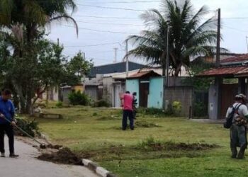 Prefeitura realiza manutenção no bairro Golfinhos e retira 105 toneladas de resíduos das vias públicas