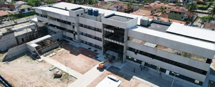 Obra do Novo Fórum de Caraguatatuba recebe visita técnica da Prefeitura, Judiciário e OAB