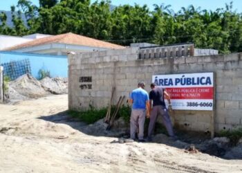 Prefeitura de Caraguatatuba recupera área pública invadida no Massaguaçu