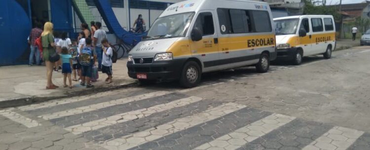 Prefeitura de Caraguatatuba alerta sobre cuidados ao contratar serviço de transporte escolar