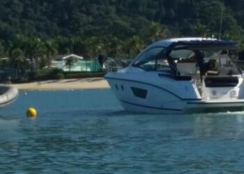 Prefeitura de Caraguatatuba e Marinha fiscalizam atividades náuticas no final de semana