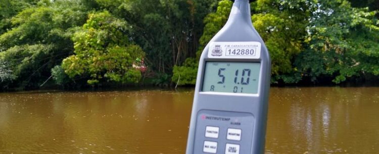 Prefeitura de Caraguatatuba flagra vans irregulares, perturbação de sossego e acampamento selvagem