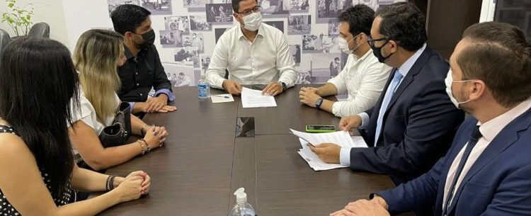 Prefeito de Caraguatatuba recebe nova diretoria da OAB e discute melhorias para classe e cidadãos