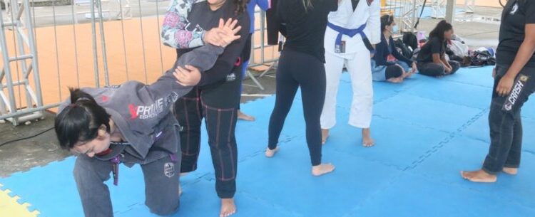 Prefeitura de Caraguatatuba promove aula de defesa pessoal feminina – Krav Maga em março