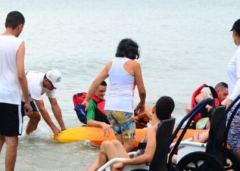 Praia para Todos inicia atividades nesta sexta-feira; saiba horários e dias de funcionamento