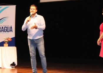 Abertura do ano letivo em Caraguatatuba aborda temática sobre o poder da comunicação