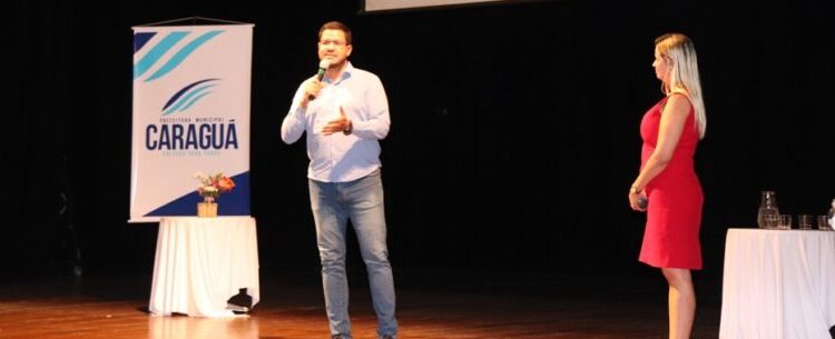 Abertura do ano letivo em Caraguatatuba aborda temática sobre o poder da comunicação