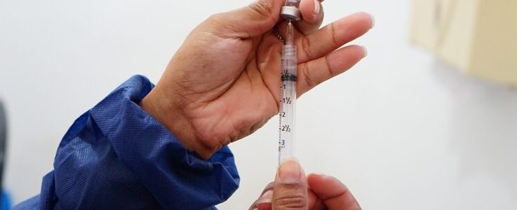 Caraguatatuba terá vacinação 24 horas e aos finais de semana contra Covid-19 a partir de segunda