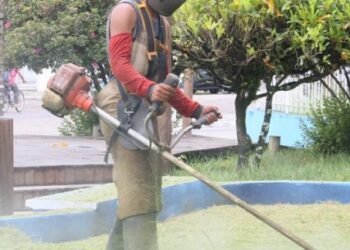 Mais bolsistas do PEAD são convocados para reforçar limpeza pública em Caraguatatuba