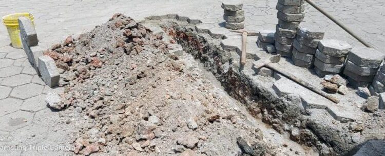 Fiscalização da Prefeitura de Caraguatatuba flagra ligação irregular de esgoto no Jetuba e morador é autuado