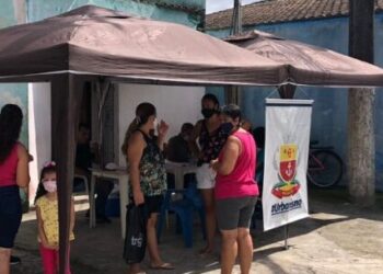 Moradores do Núcleo Jorgin Mar recebem guias de emplacamento para ligação de esgoto