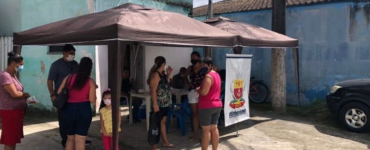 Moradores do Núcleo Jorgin Mar recebem guias de emplacamento para ligação de esgoto