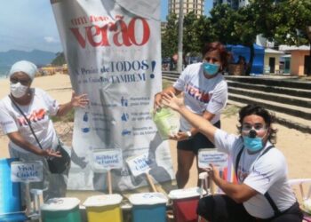 Carnaval segue com conscientização ambiental nas praias de Caraguatatuba
