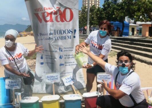 Carnaval segue com conscientização ambiental nas praias de Caraguatatuba