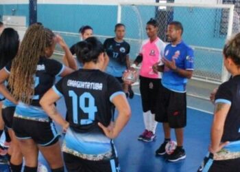 Caraguatatuba garante vaga na semifinal da XV Copa Mantiqueira de Futsal feminino