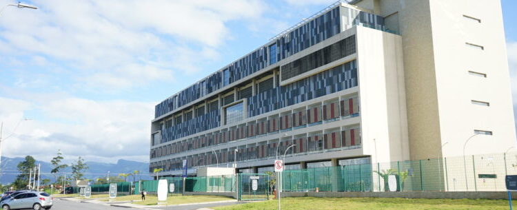 Hospital Regional completa 2 anos e prefeito de Caraguatatuba luta por funcionamento 100%