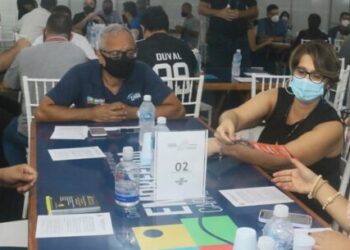 Servidores de Caraguatatuba participam de encontro do Sebrae e FGV e falam sobre compras públicas