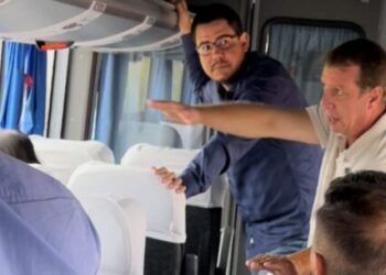 Prefeito de Caraguatatuba e secretários começam a semana vistoriando obras na cidade