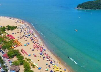 Verão termina com números positivos no turismo de Caraguatatuba