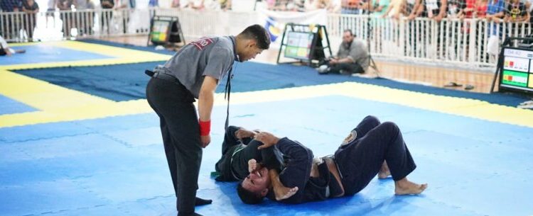 Copa Caiçara de Jiu Jitsu recebe 500 atletas em um dia de competição em Caraguatatuba