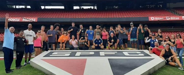 10 atletas de boxe de Caraguatatuba participam de intercâmbio no estádio do São Paulo Futebol Clube