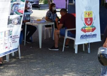 Prefeitura de Caraguatatuba atende mais de 60 pessoas com Urbanismo Itinerante no Travessão