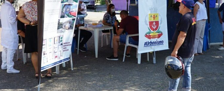 Prefeitura de Caraguatatuba atende mais de 60 pessoas com Urbanismo Itinerante no Travessão