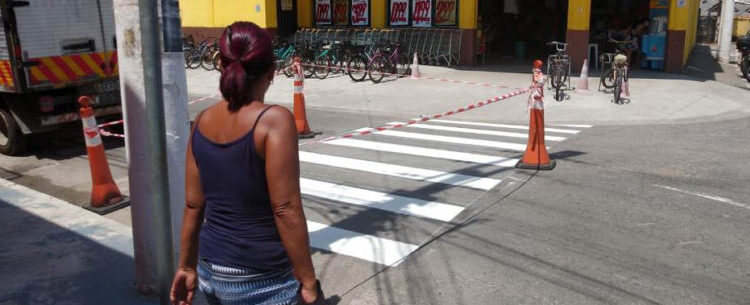 Mais uma via do Morro do Algodão recebe reforço de sinalização asfáltica