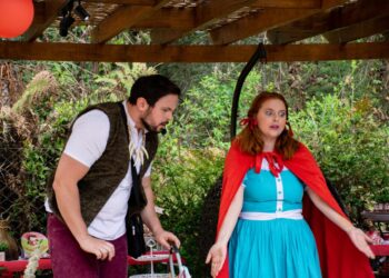 “João e Maria” e “Pela estrada afora… com Chapeuzinho Vermelho” estão em cartaz neste final de semana no Serramar Shopping com apresentações gratuitas