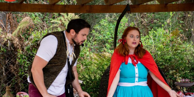 “João e Maria” e “Pela estrada afora… com Chapeuzinho Vermelho” estão em cartaz neste final de semana no Serramar Shopping com apresentações gratuitas