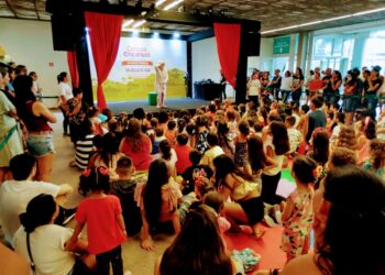 *Mostra “Contos e Encantos” chega com Pinóquio e a Pequena Sereia no Serramar Shopping neste fim de semana*     